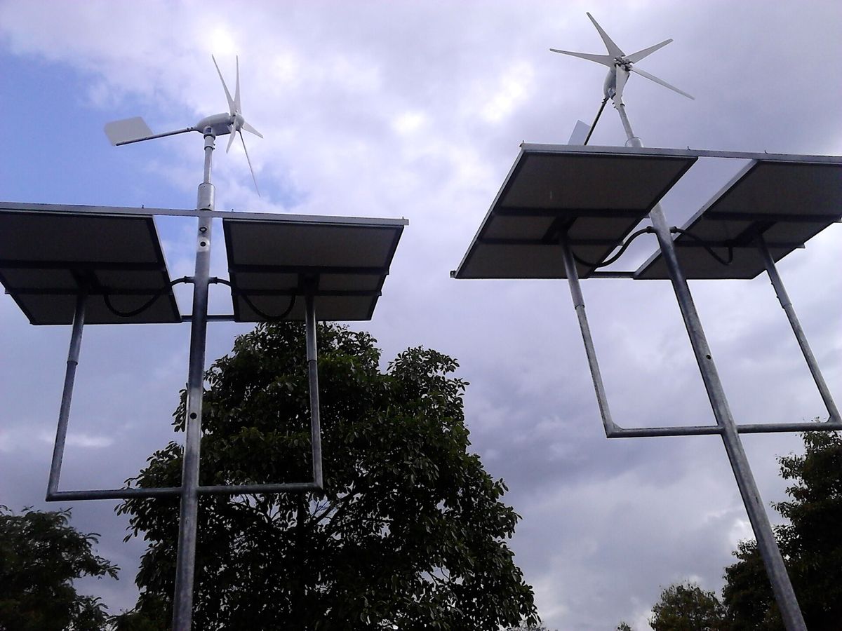 Sistema híbrido solar y eólico en Cali, Colombia